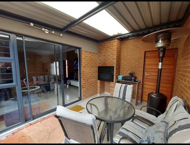 3 BEDROOM TOWNHOUSE FOR SALE IN MONTANA